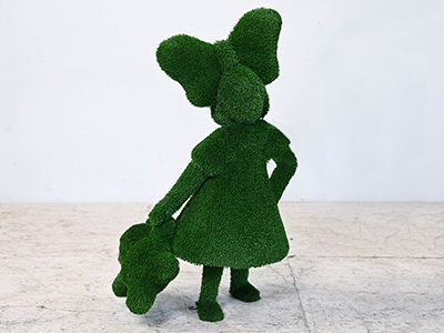 Топиари Девочка с мишкой - газон Eco