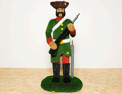 Топиари Гусар Ярополк, с ружьем - газон Eco