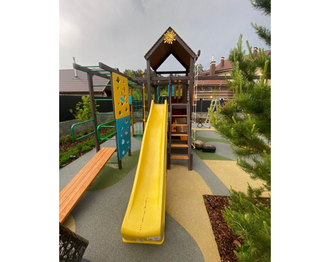 Детская игровая площадка на бесшовном резиновом покрытии - вид 2